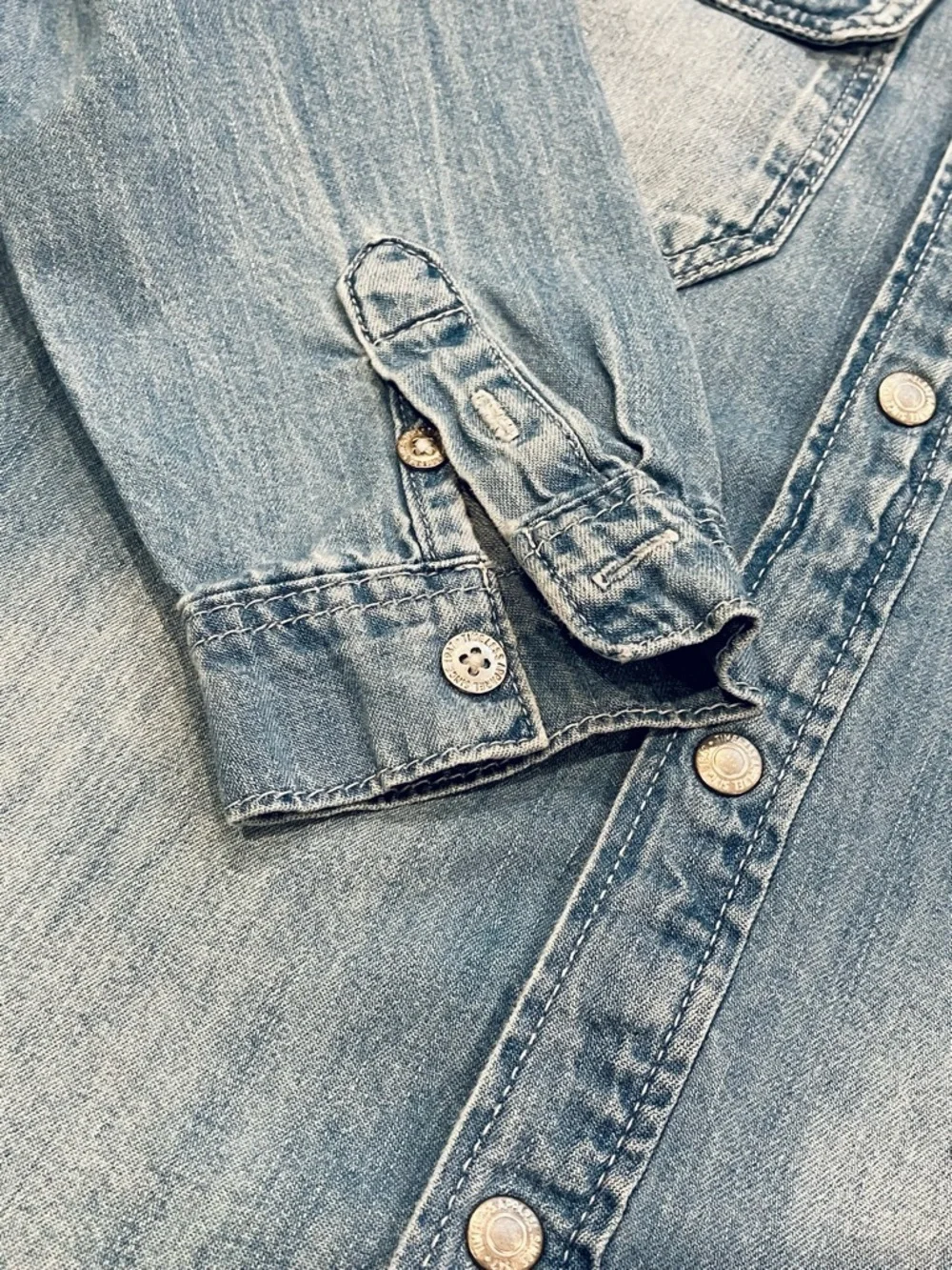 H&M Kids Denim Button Down Shirt Size 6–7Y Light Wash